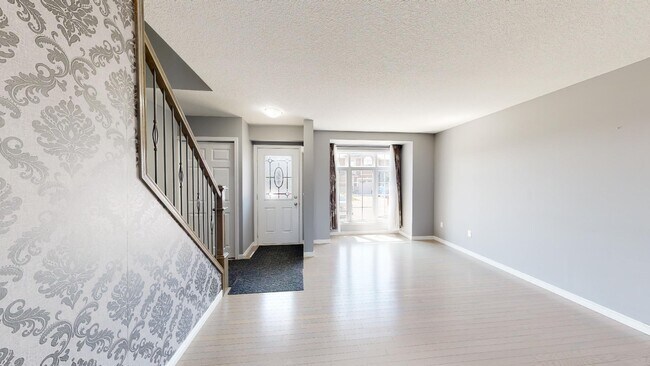 Photo - BEAUTIFUL THREE BEDROOM TOWNHOME ON BATEMAN TRAIL Unit 6