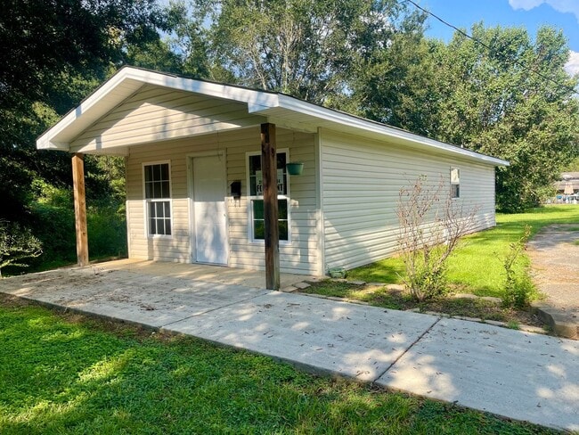 Photo - Cute 1 Bed 1 Bath Home Available! Call to ...