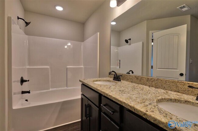 106 Hulsey Ln