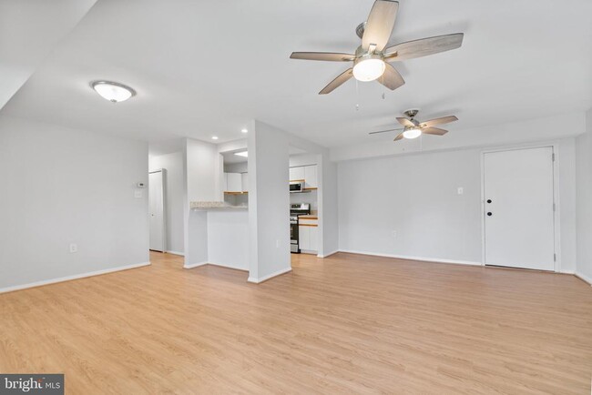 Photo - 208 Victor Pkwy Unidad A