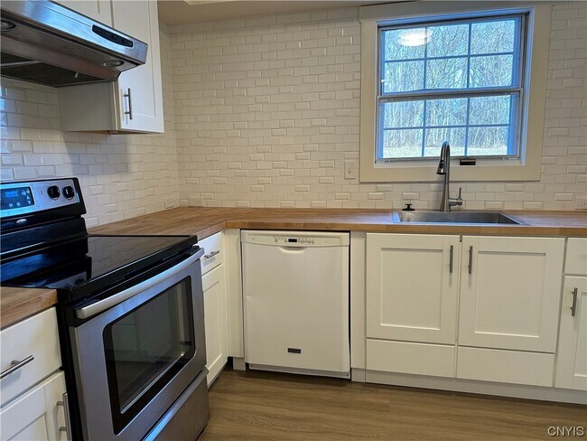 Photo - 229 Wildwood