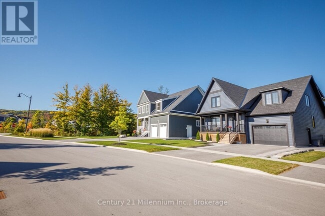 Photo - 102 Red Pine St.