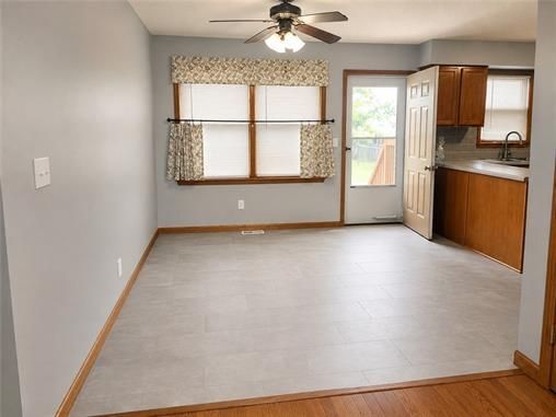 227 E Colleen Dr