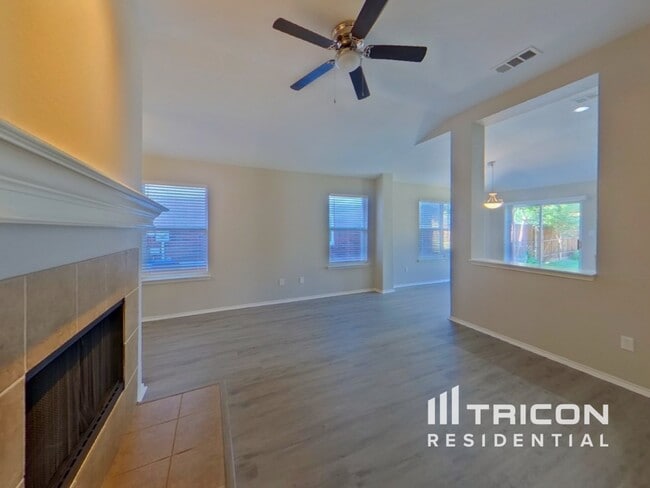 Photo - 1005 Charlotte Dr