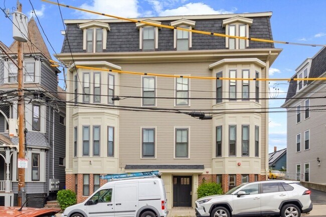 Building Photo - 44 W Eagle St Unit 1