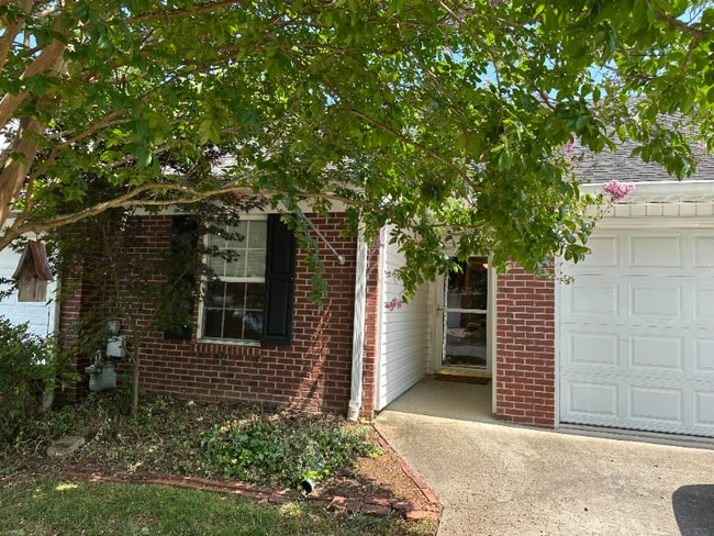 Photo - 568 Brookshire Way