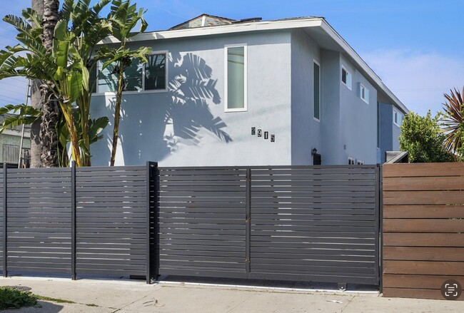Building Photo - 2915 Hauser Blvd Unit 4 Rental