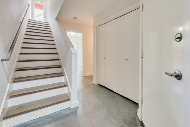 Photo - 2605 Calumet St Unit 13