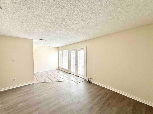Photo - 10802 Lambert Cir