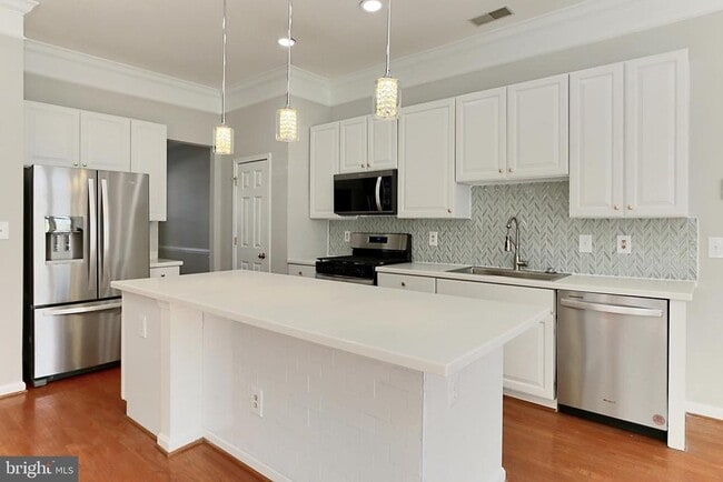 Photo - 26143 Nimbleton Square