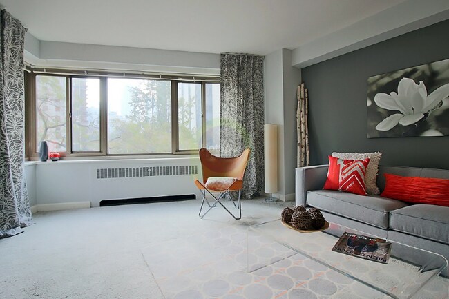 Photo - 55 E Banks St Rental