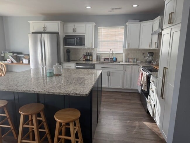 Photo - Beautiful 3/2 Avaliable April 20th