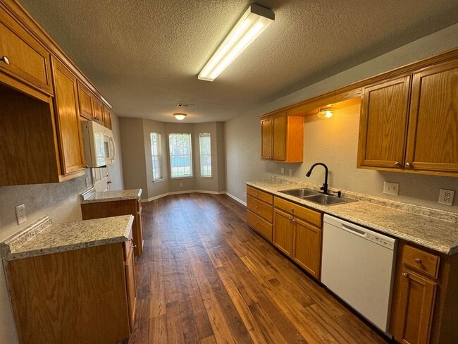 Photo - Spacious 3 Bedroom Home