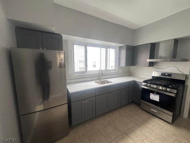 Photo - 421 Berwick St