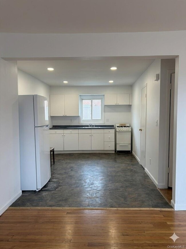 Photo - 629 Wellwood Ave Unit B6