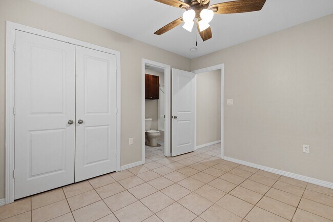 Photo - 139 S Bend Ct