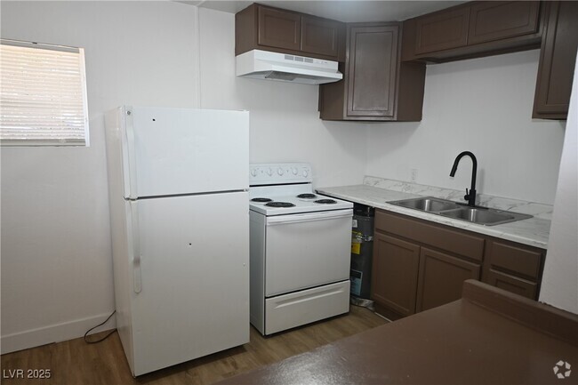 Building Photo - 1610 Marlin Ave Unit B Rental