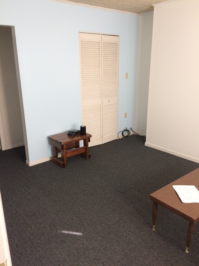 Living room - 3821 Bates St Unit 1