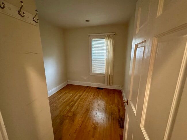 Photo - 555 Heath St Unidad #1