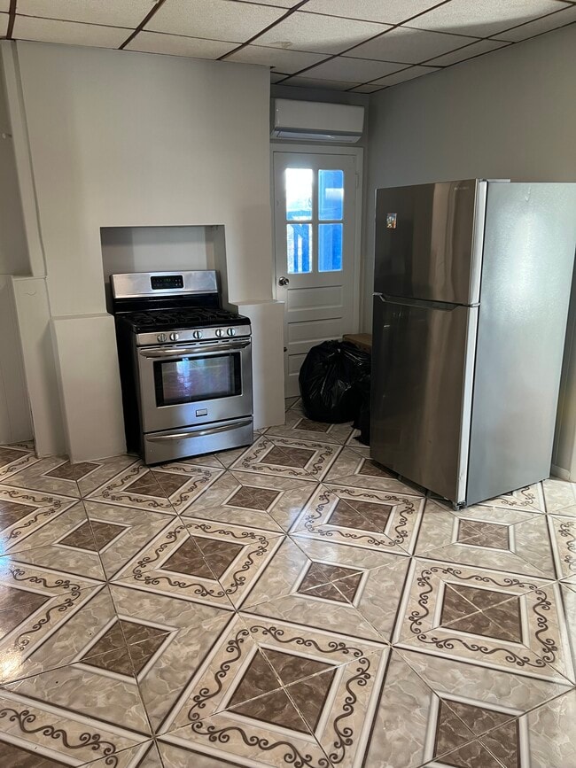 Photo - 13 Clover St