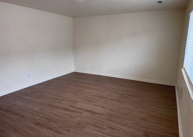 Photo - 1393 N 260 W