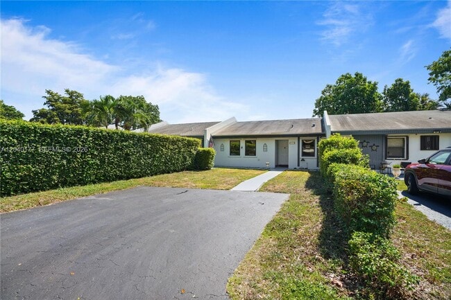 Building Photo - 5113 SW 138th Ave Cir