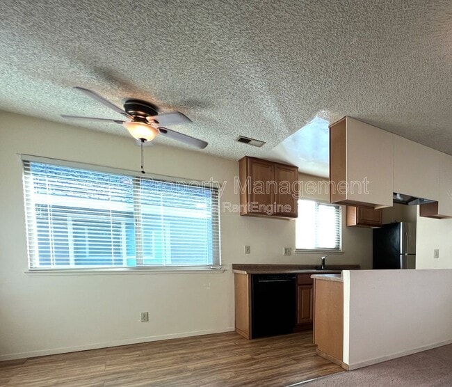 1365 42nd Ave Unit 4