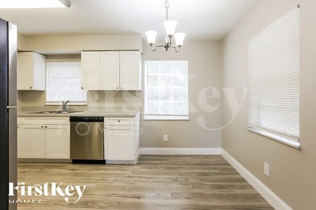 Photo - 2740 SW 7th St
