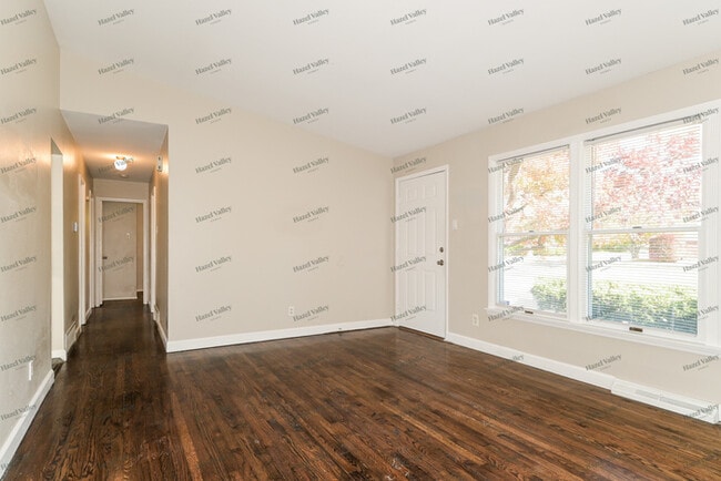 Photo - 315 St Edward Ln