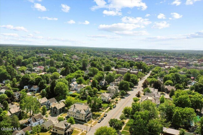 Photo - 162 Lake Ave