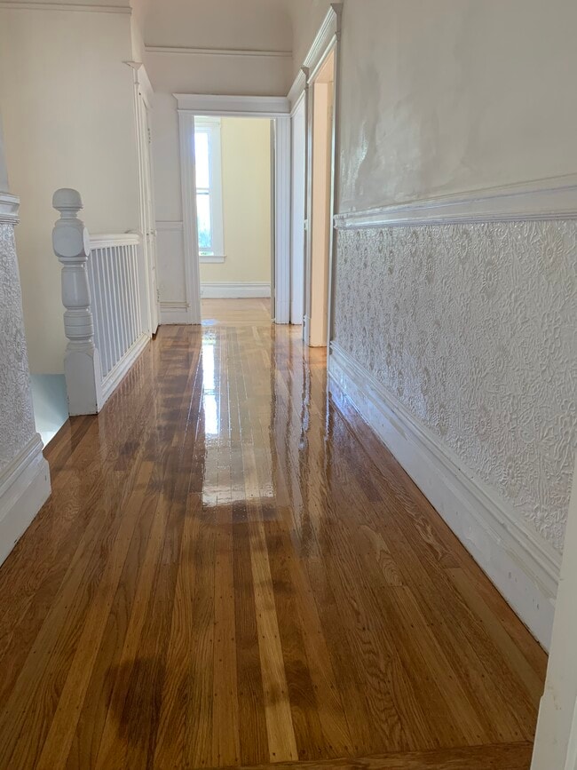 Building Photo - 168 Lexington St Unit 168 Rental
