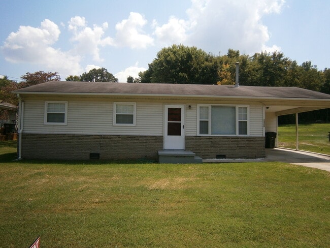 Building Photo - 1320 Snapps Ferry Rd