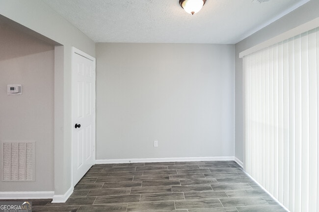 Photo - 6793 Creeks Edge Ct