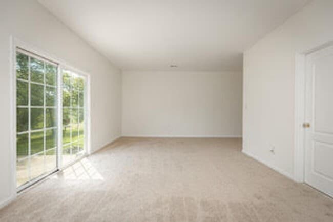 Photo - Spacious, Large, Luxury 3 Bedroom Townhous...