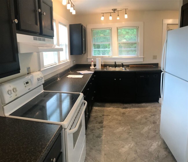 Photo - 6 Winsor Ave