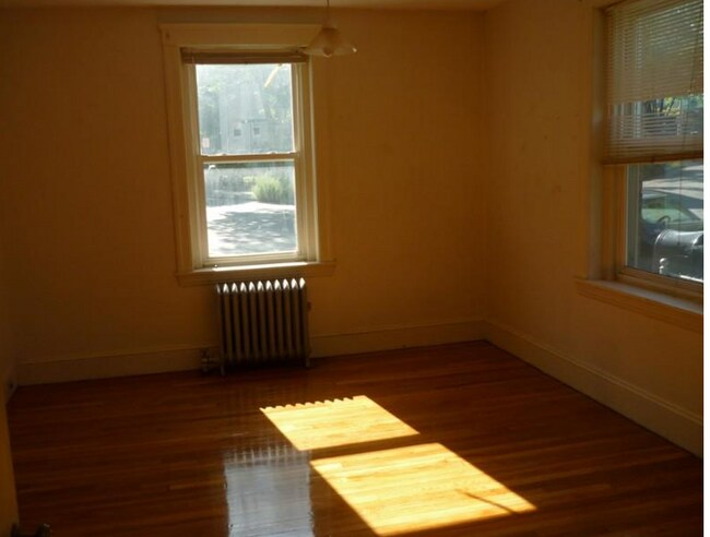 Photo - 235 Freeman St