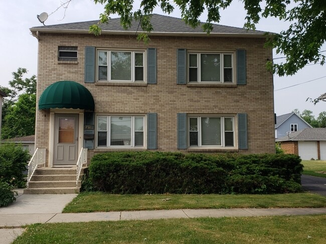 Building Photo - 713 John St Unit 2 Front Rental