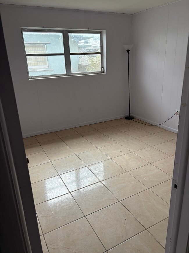 Photo - 532 NE 138th St