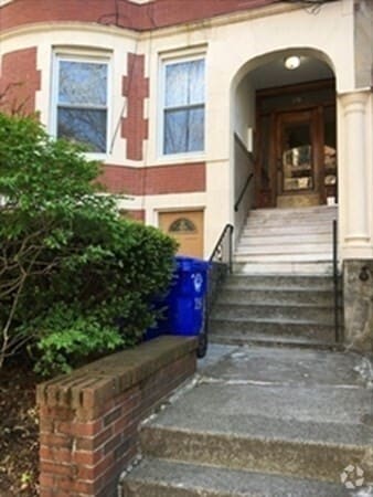Building Photo - 19 University Rd Unit 1 Rental