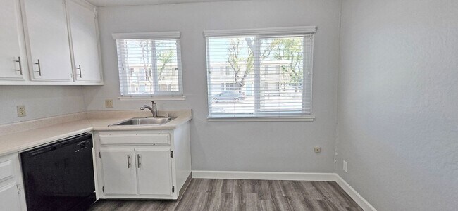 Photo - 1530 22nd St Unit 01