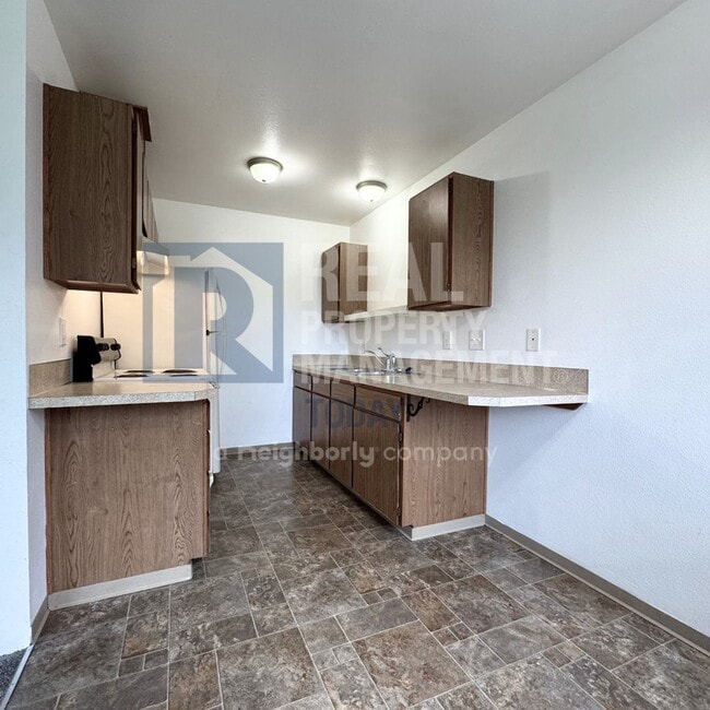 Photo - SJS 547 LLC - 15515 (Cascade group - Silver) Unit 2