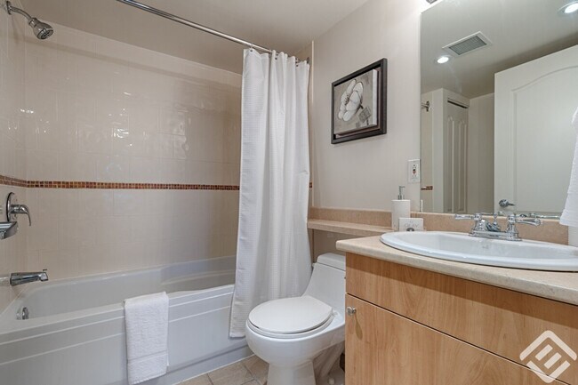 Photo - 149 Av. Atwater Unit ID1261776P