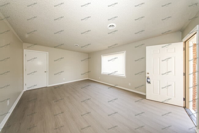 Photo - 3000 Shirley Ln