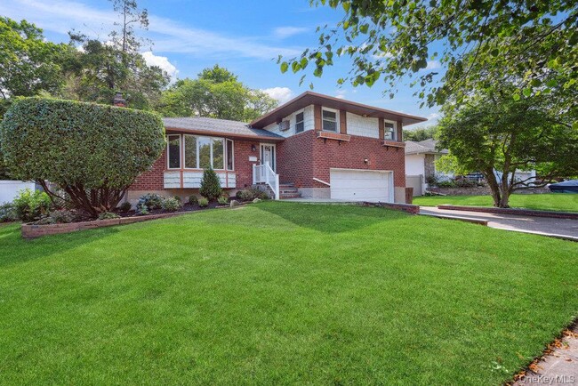 Photo - 72 Winthrop Rd