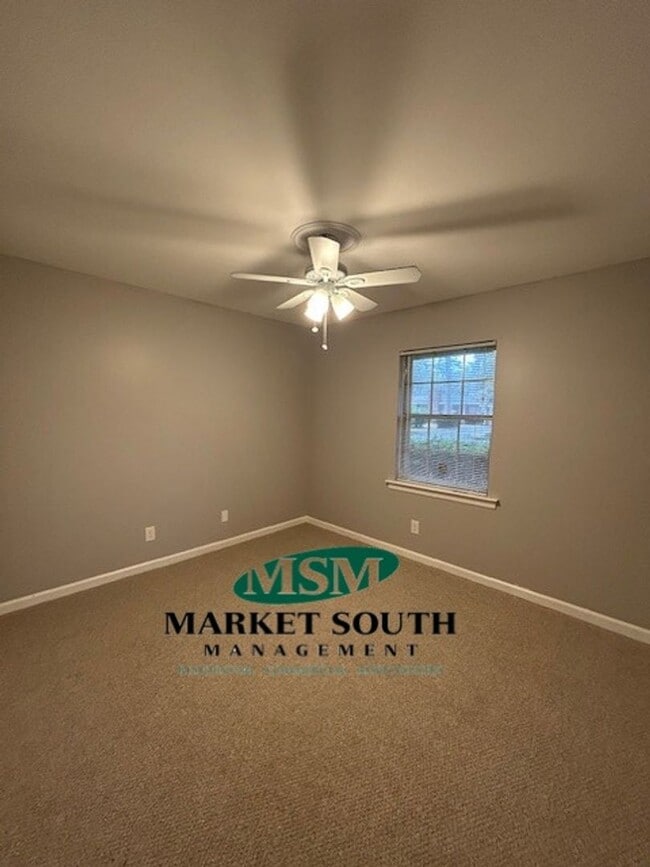 Photo - UPDATED MIDTOWN BEAUTY!!