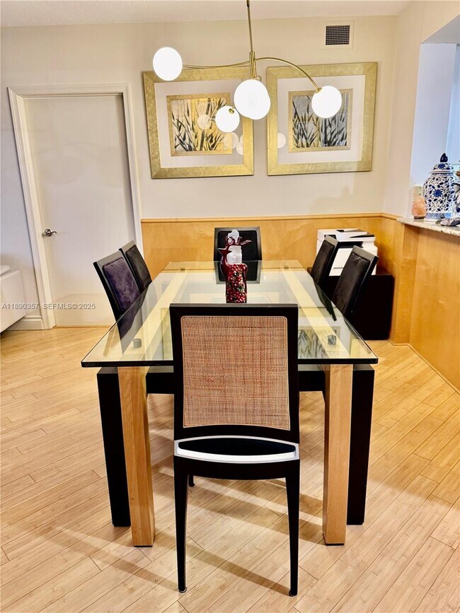 Photo - 19501 W Country Club Dr Unidad 2515