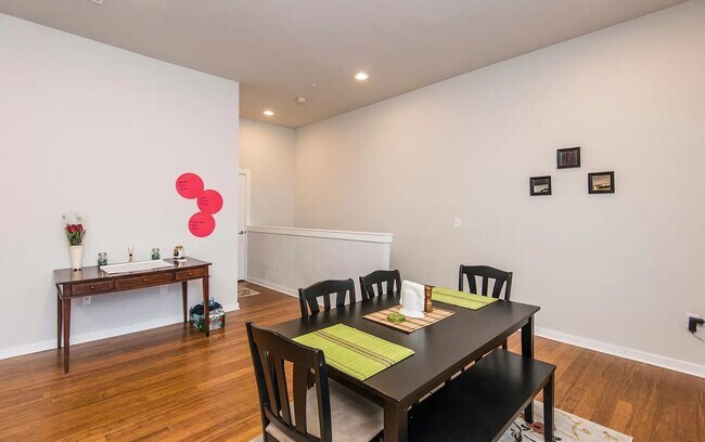 Photo - The Residences At 4619