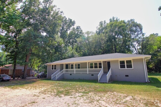 Building Photo - Beautiful 3 bed, 1/5 bath duplex in East R... Rental