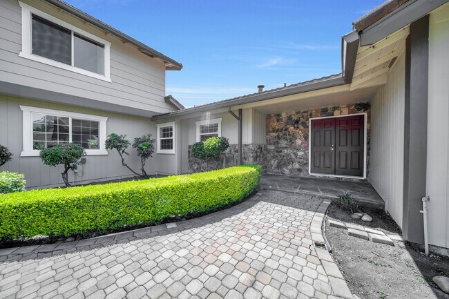 601 Cherry Ct