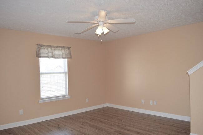 Photo - Wonderful 3 Bedroom 2 1/2 Bath Townhouse Now Available!